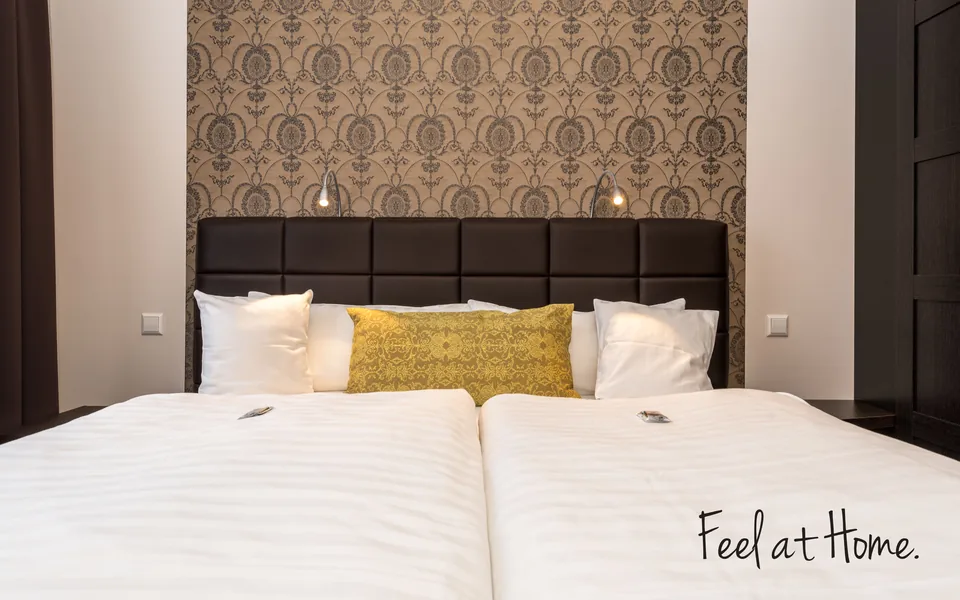 Schlafzimmer mit Boxspringbett